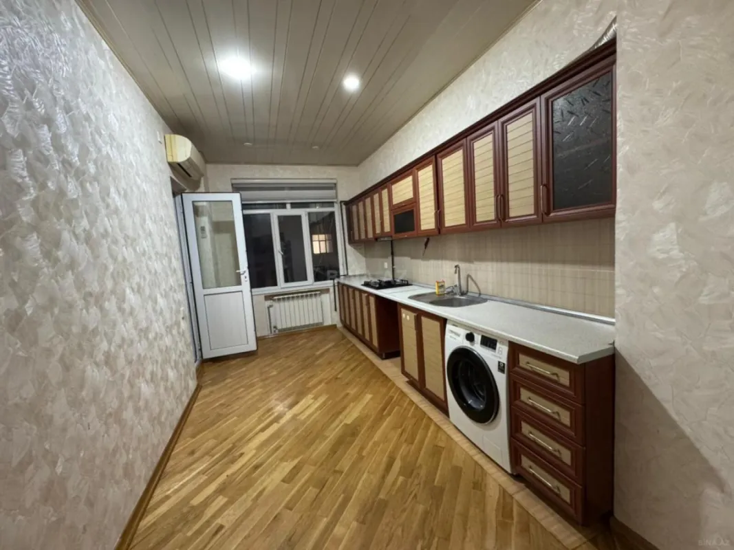 Kirayə verilir 2 otaqlı mənzil 103 m²