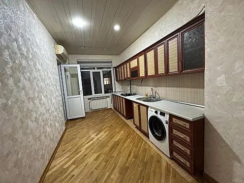 Kirayə verilir 2 otaqlı mənzil 103 m²
