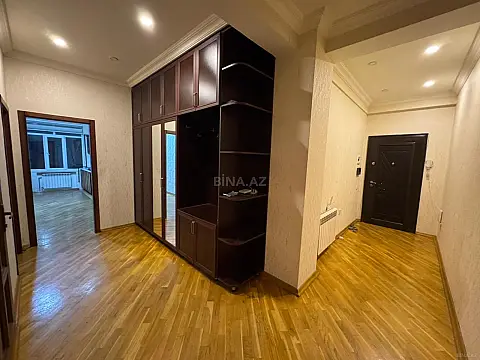 Kirayə verilir 2 otaqlı mənzil 103 m²