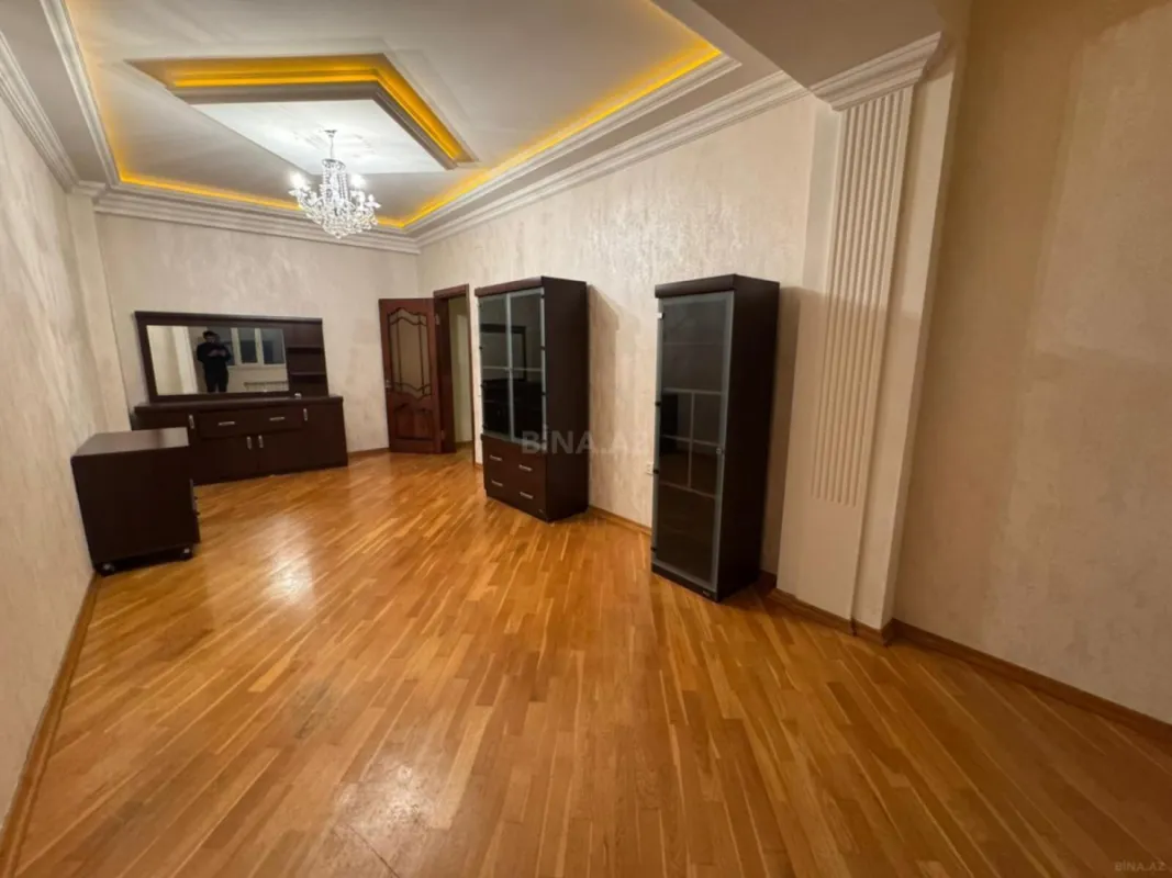 Kirayə verilir 2 otaqlı mənzil 103 m²