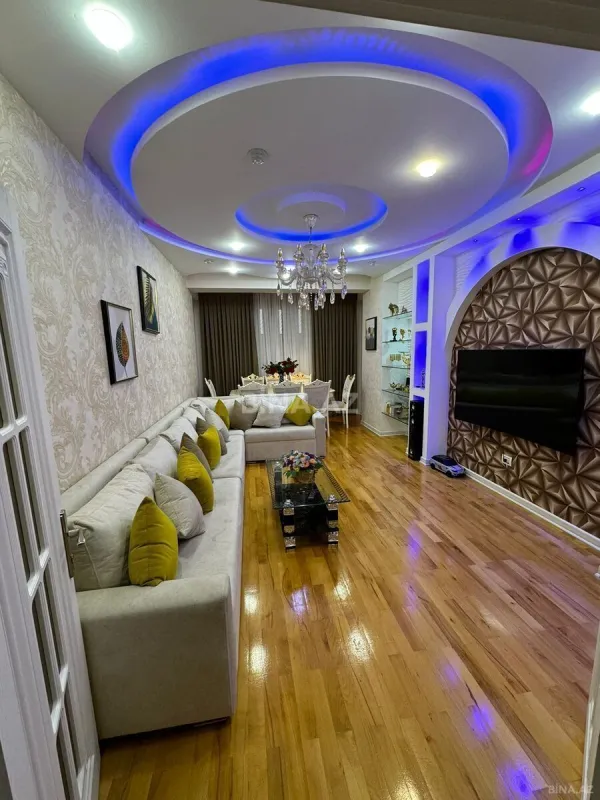 Kirayə verilir 2 otaqlı mənzil 80 m²