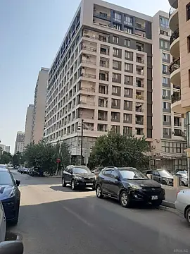 Satılır obyekt 65 m²