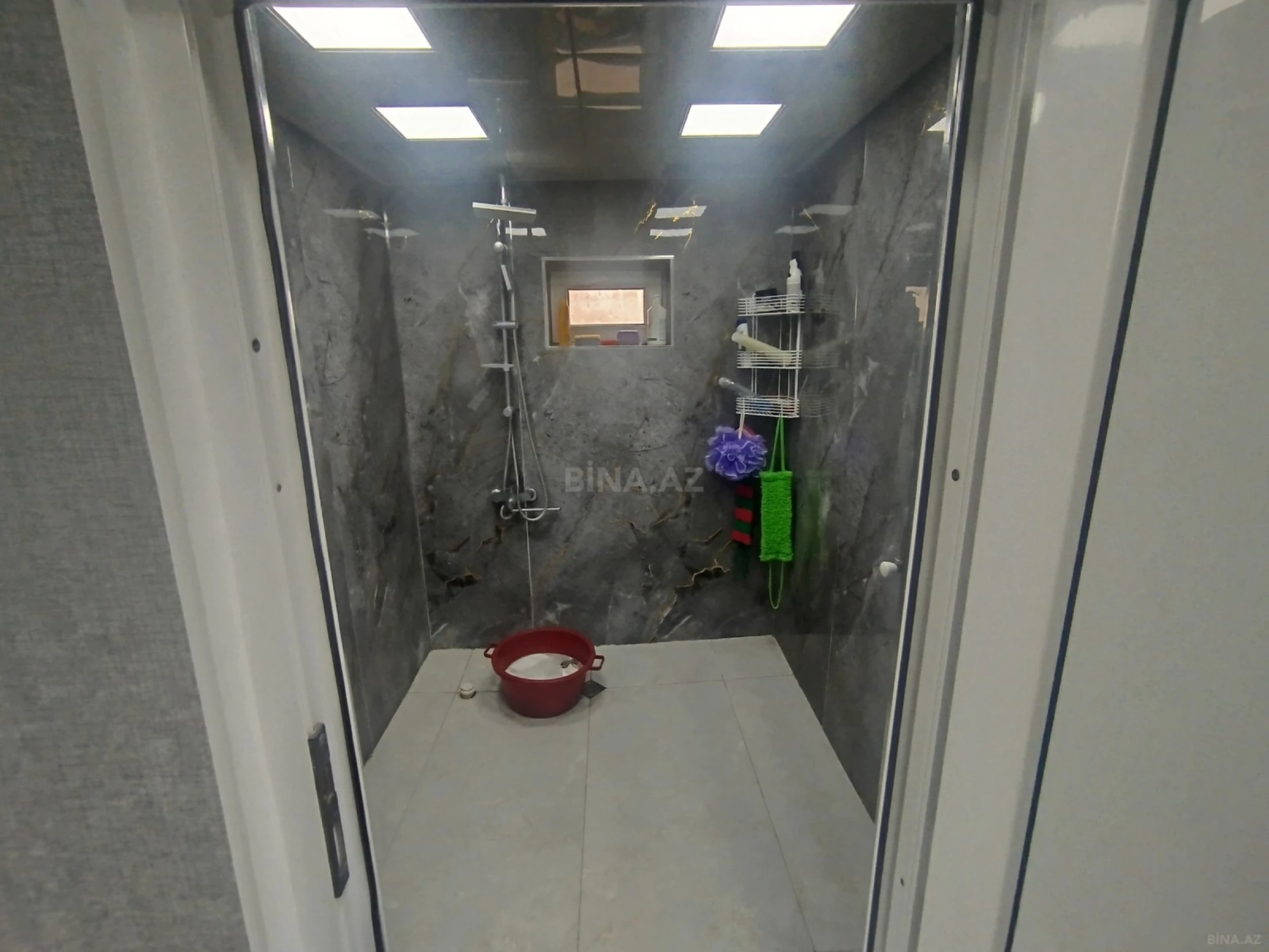 Satılır 6 otaqlı həyət evi 190 m²