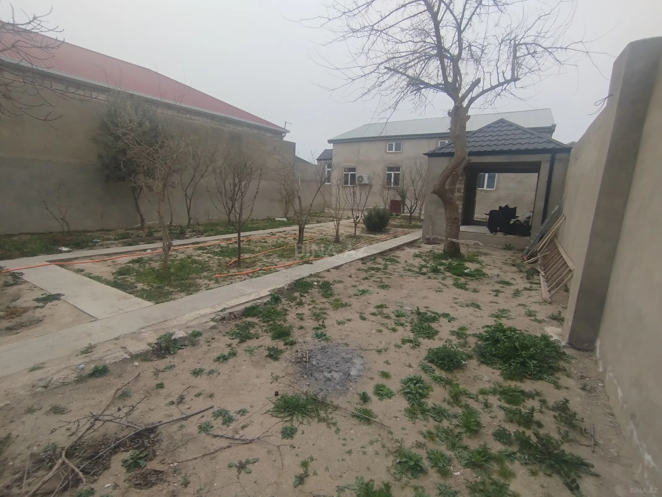 Satılır 6 otaqlı həyət evi 190 m²