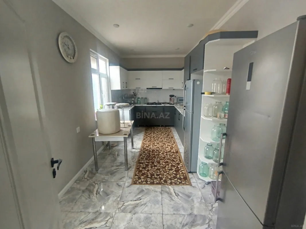 Satılır 6 otaqlı həyət evi 190 m²