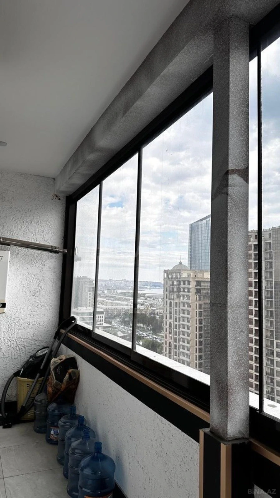 Kirayə verilir 3 otaqlı mənzil 135 m²