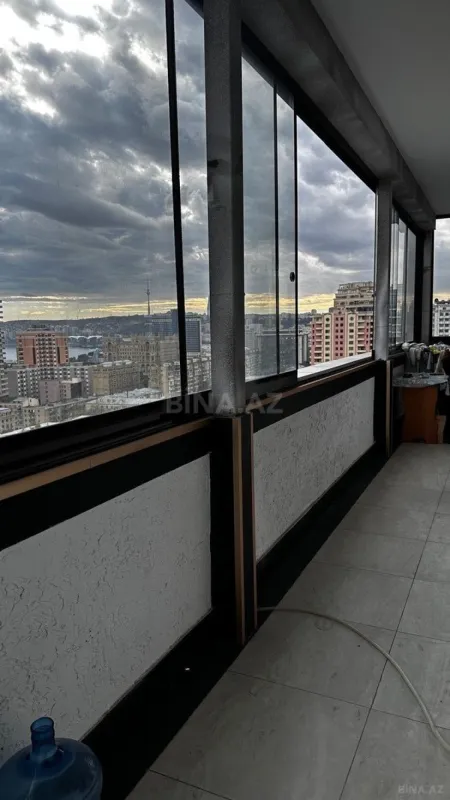 Kirayə verilir 3 otaqlı mənzil 135 m²