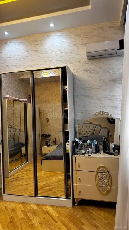 Kirayə verilir 3 otaqlı mənzil 135 m²