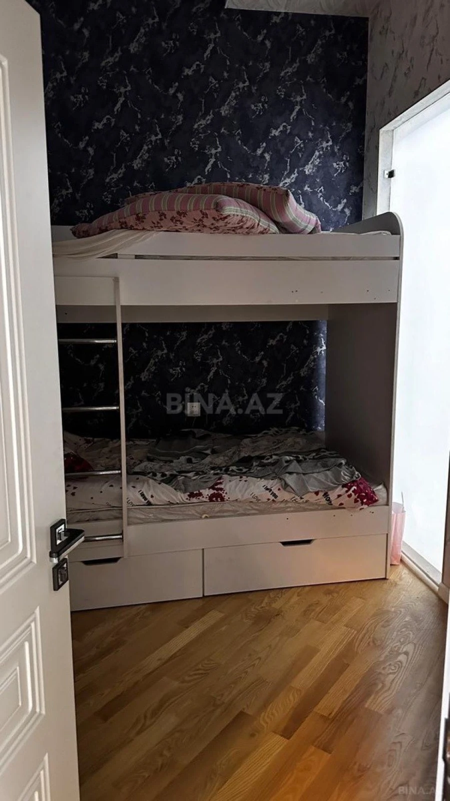 Kirayə verilir 3 otaqlı mənzil 135 m²