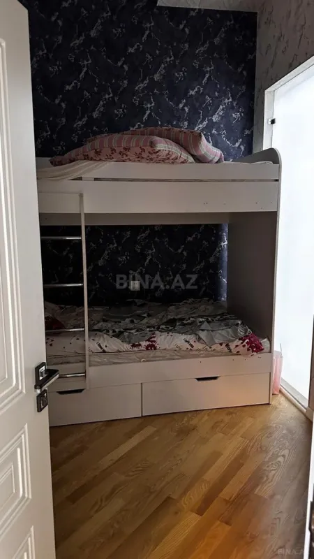 Kirayə verilir 3 otaqlı mənzil 135 m²