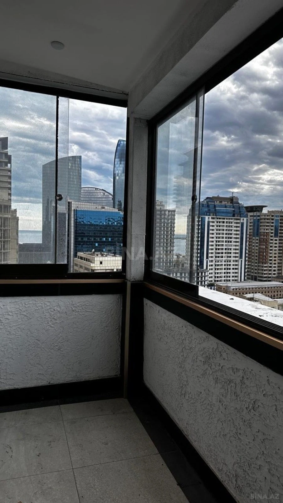 Kirayə verilir 3 otaqlı mənzil 135 m²