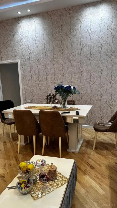 Kirayə verilir 3 otaqlı mənzil 135 m²