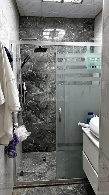 Kirayə verilir 3 otaqlı mənzil 135 m²