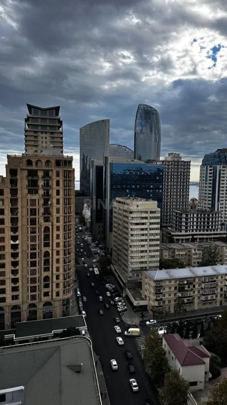 Kirayə verilir 3 otaqlı mənzil 135 m²