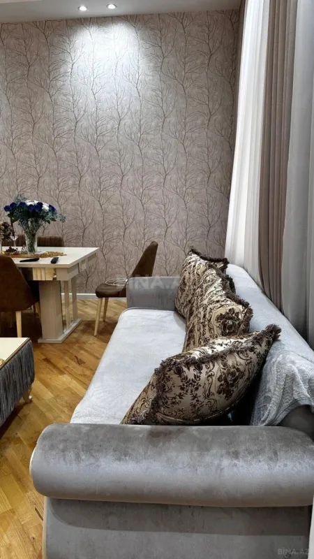 Kirayə verilir 3 otaqlı mənzil 135 m²