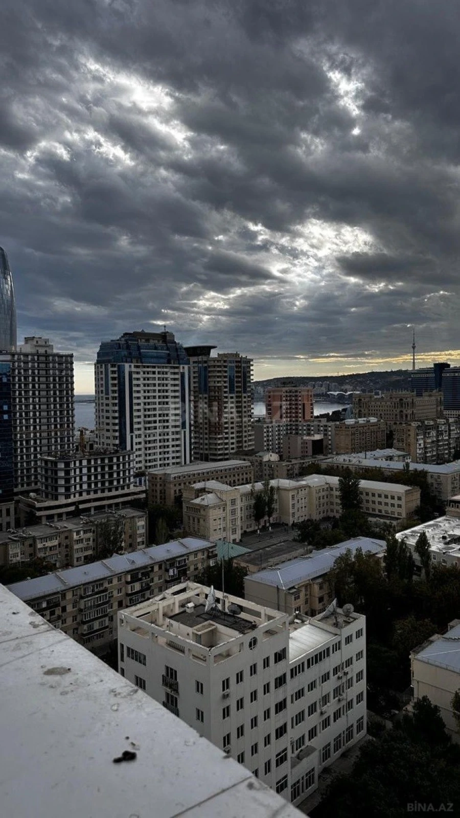 Kirayə verilir 3 otaqlı mənzil 135 m²