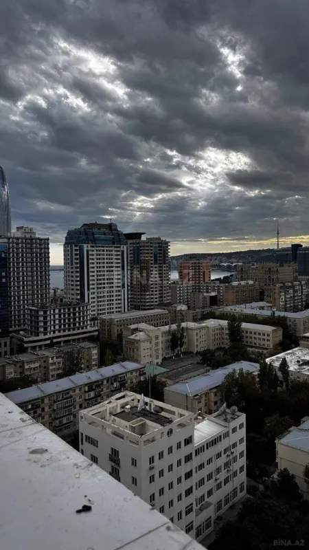 Kirayə verilir 3 otaqlı mənzil 135 m²