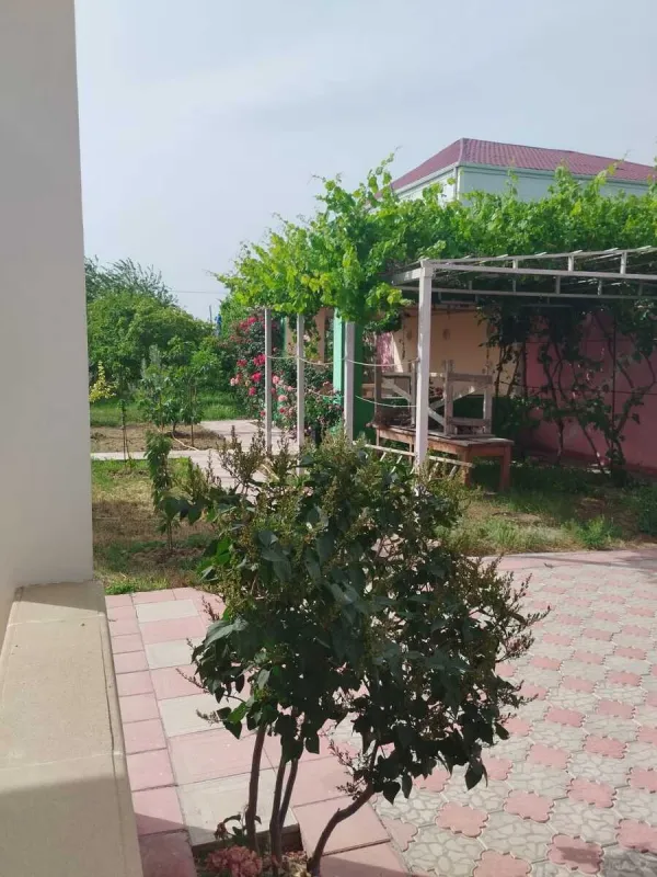 Satılır 5 otaqlı həyət evi 380 m²
