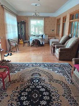 Satılır 5 otaqlı həyət evi 380 m²