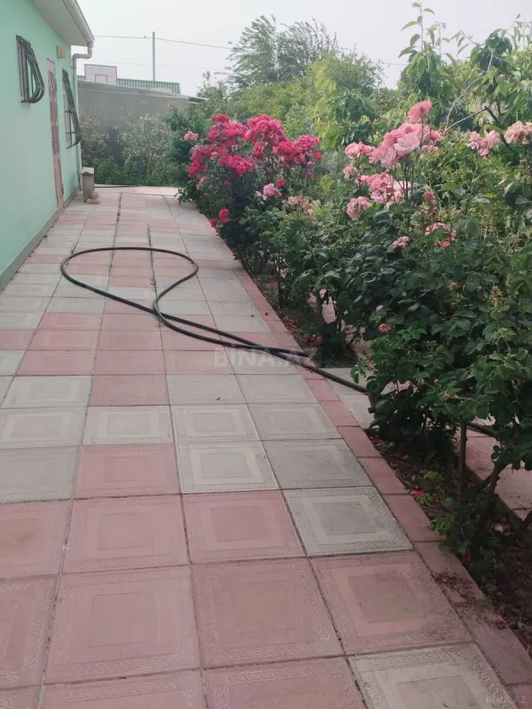 Satılır 5 otaqlı həyət evi 380 m²