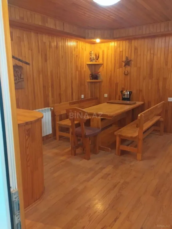 Satılır 5 otaqlı həyət evi 380 m²