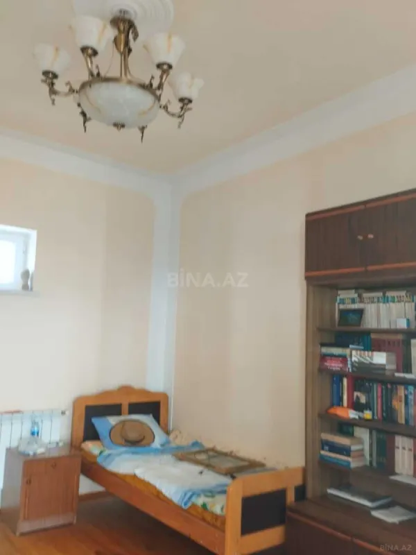 Satılır 5 otaqlı həyət evi 380 m²