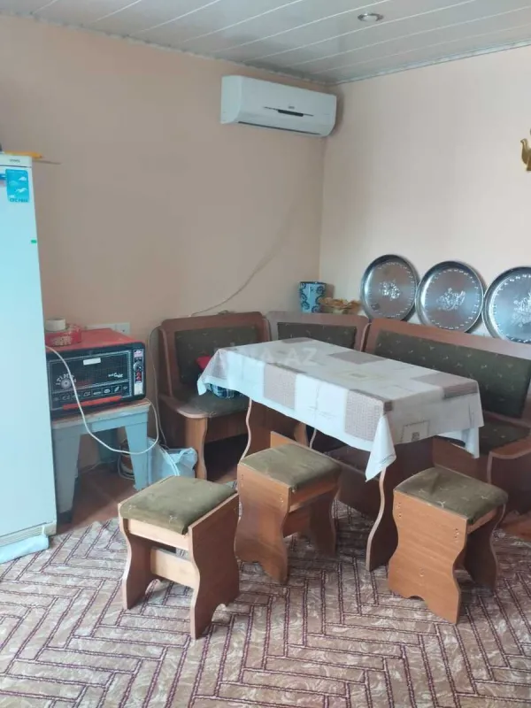 Satılır 5 otaqlı həyət evi 380 m²