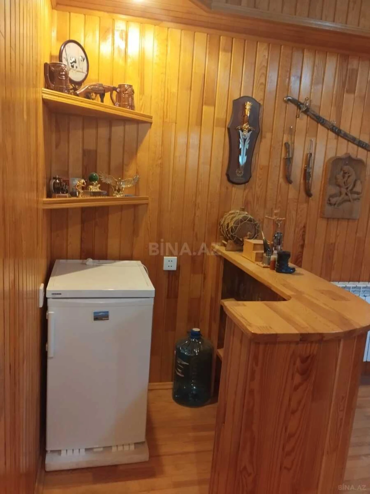 Satılır 5 otaqlı həyət evi 380 m²