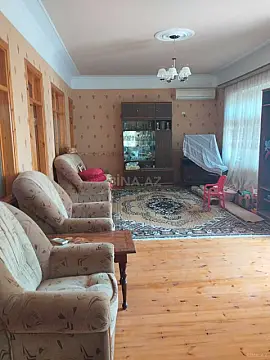 Satılır 5 otaqlı həyət evi 380 m²