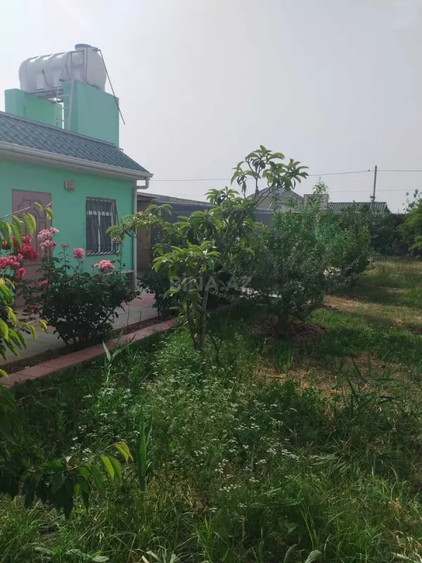 Satılır 5 otaqlı həyət evi 380 m²