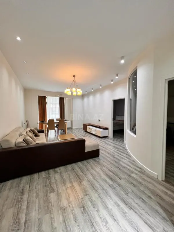 Kirayə verilir 3 otaqlı mənzil 110 m²