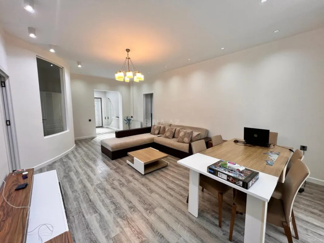 Kirayə verilir 3 otaqlı mənzil 110 m²