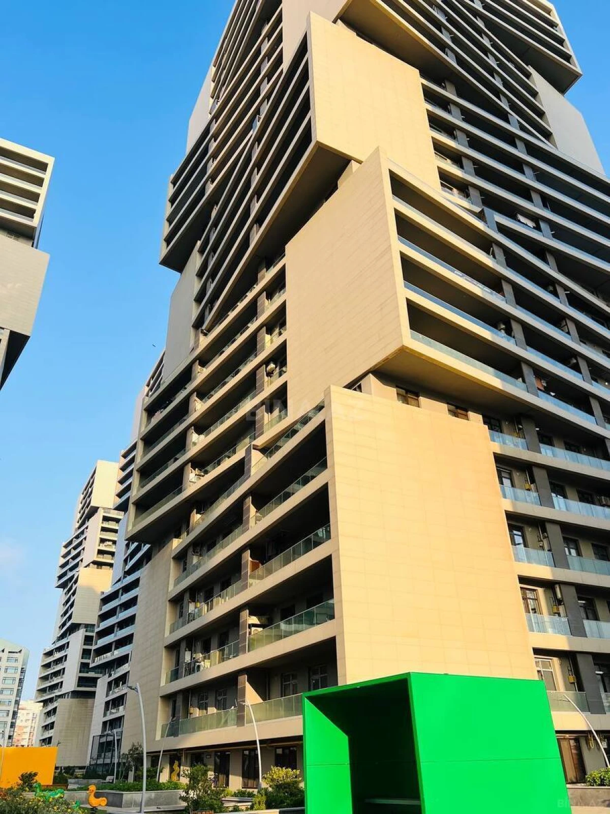 Kirayə verilir 3 otaqlı mənzil 110 m²