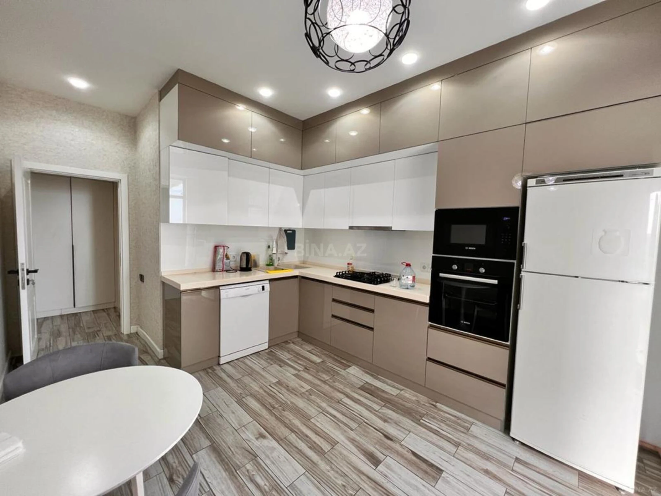 Kirayə verilir 3 otaqlı mənzil 110 m²