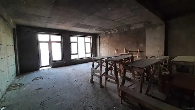 Satılır 4 otaqlı mənzil 175 m²