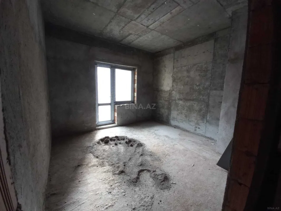 Satılır 4 otaqlı mənzil 175 m²