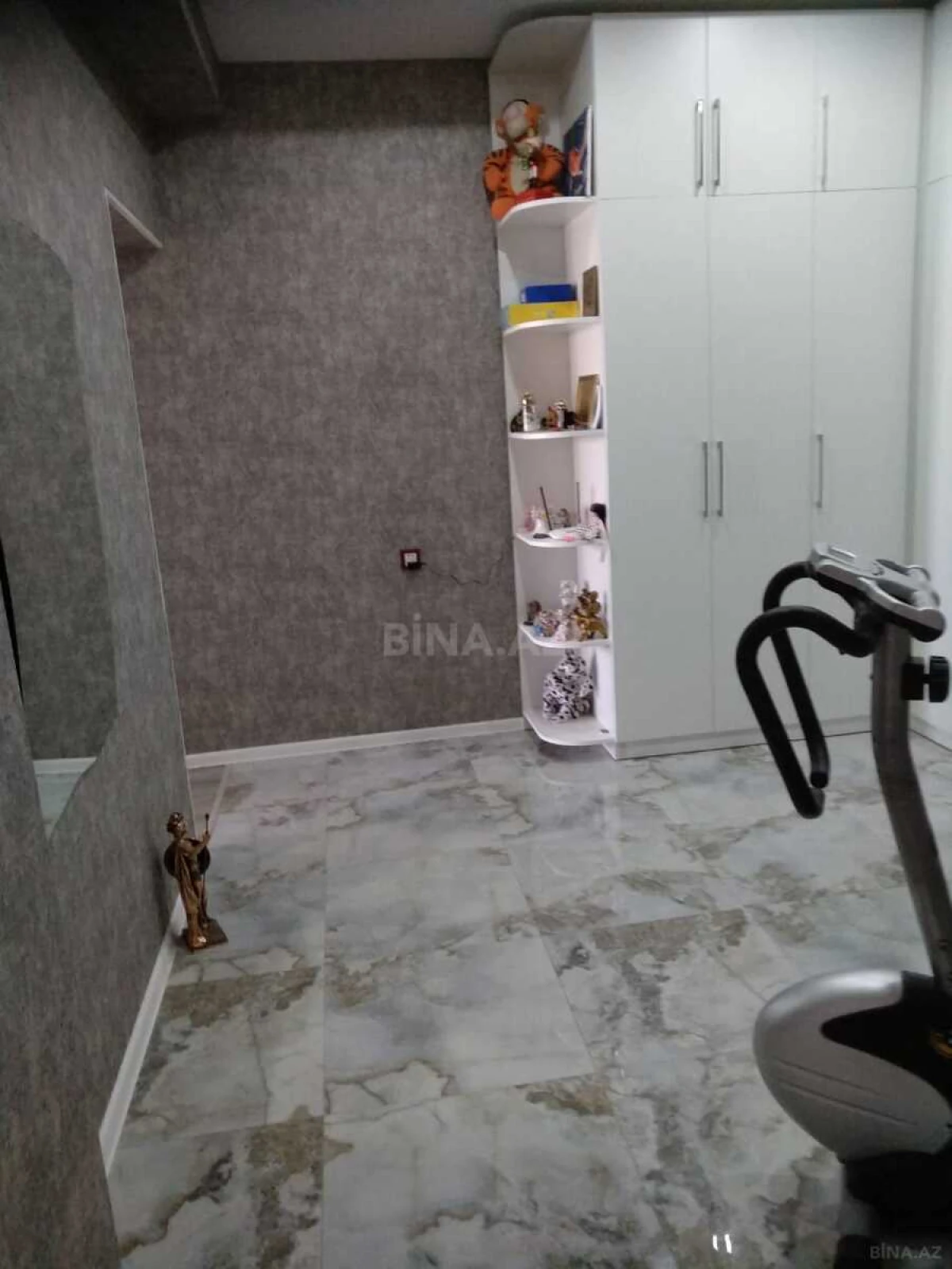 Satılır 3 otaqlı mənzil 103 m²