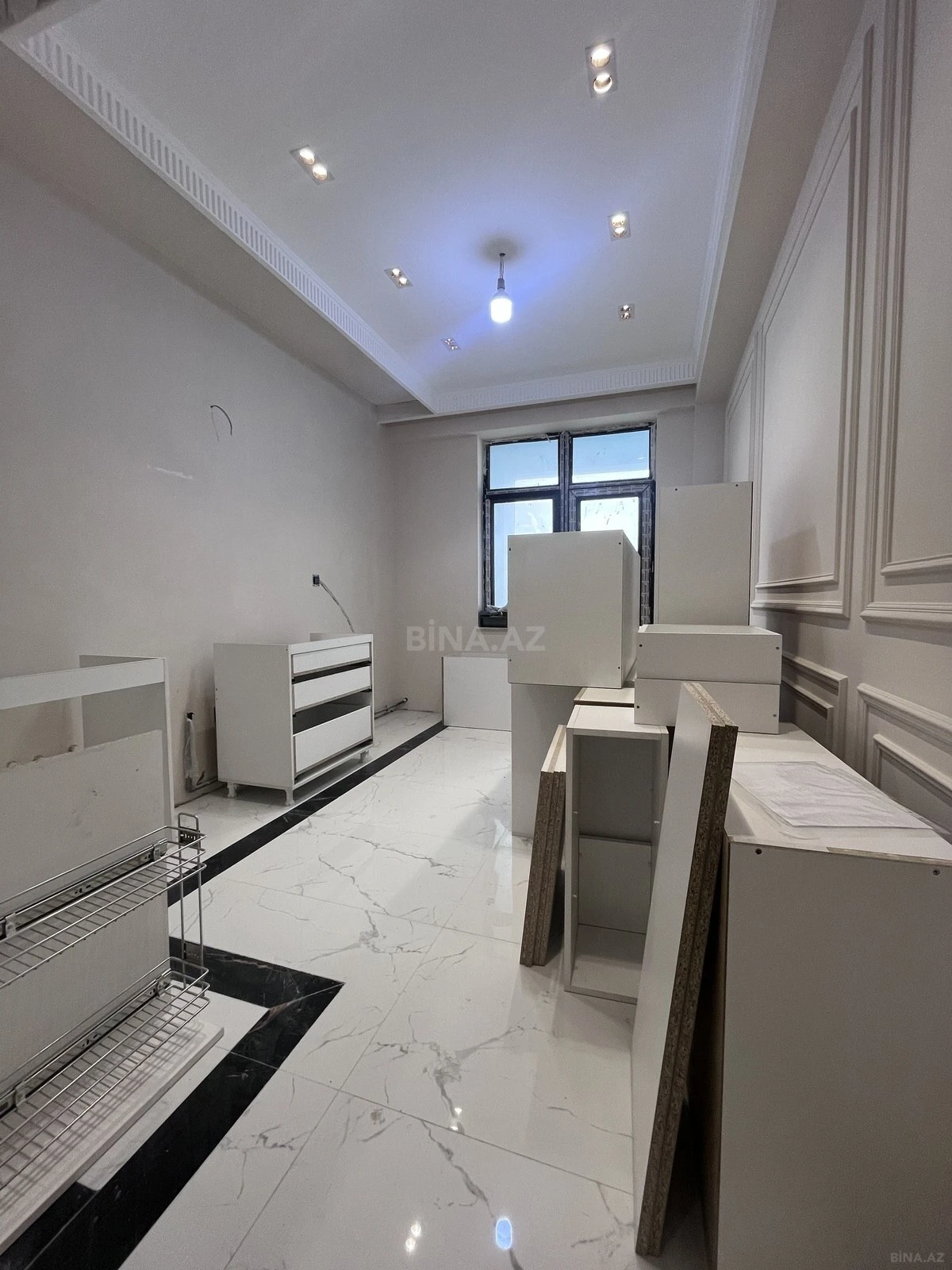 Satılır 3 otaqlı mənzil 107 m²