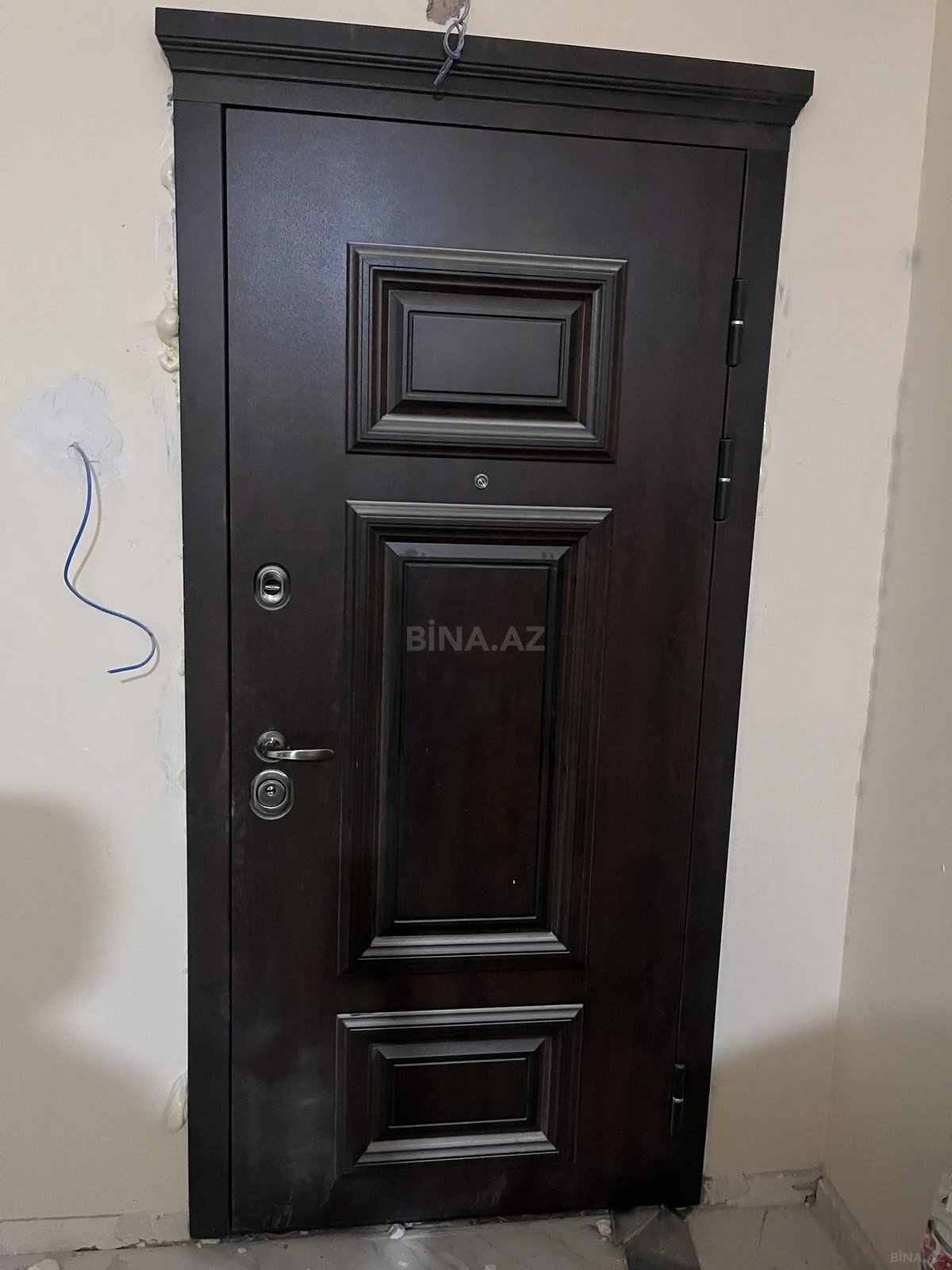 Satılır 3 otaqlı mənzil 107 m²
