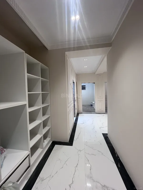 Satılır 3 otaqlı mənzil 107 m²