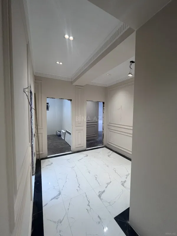 Satılır 3 otaqlı mənzil 107 m²