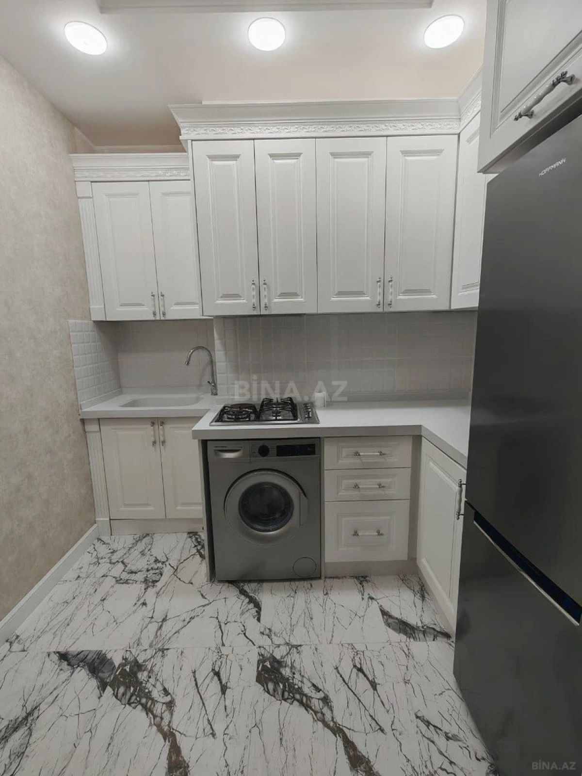Kirayə verilir 2 otaqlı mənzil 70 m²
