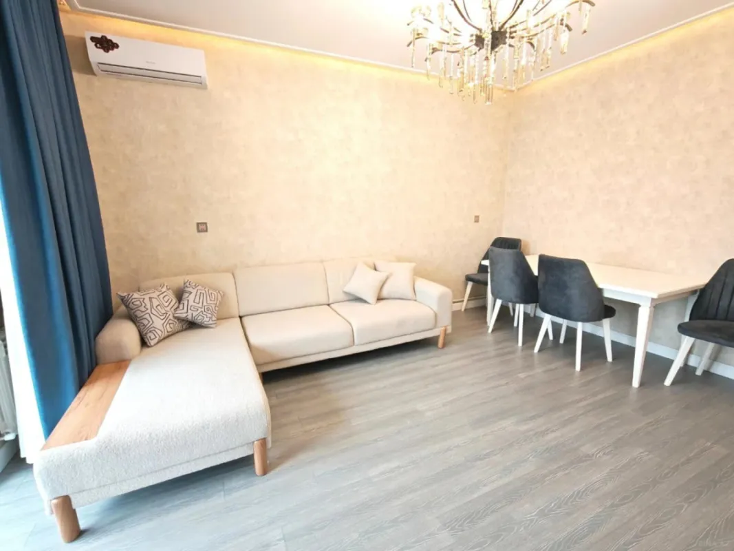 Kirayə verilir 2 otaqlı mənzil 70 m²