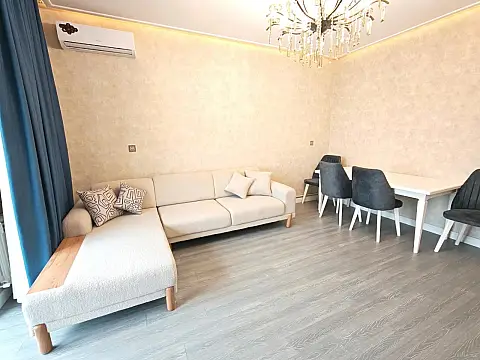 Kirayə verilir 2 otaqlı mənzil 70 m²
