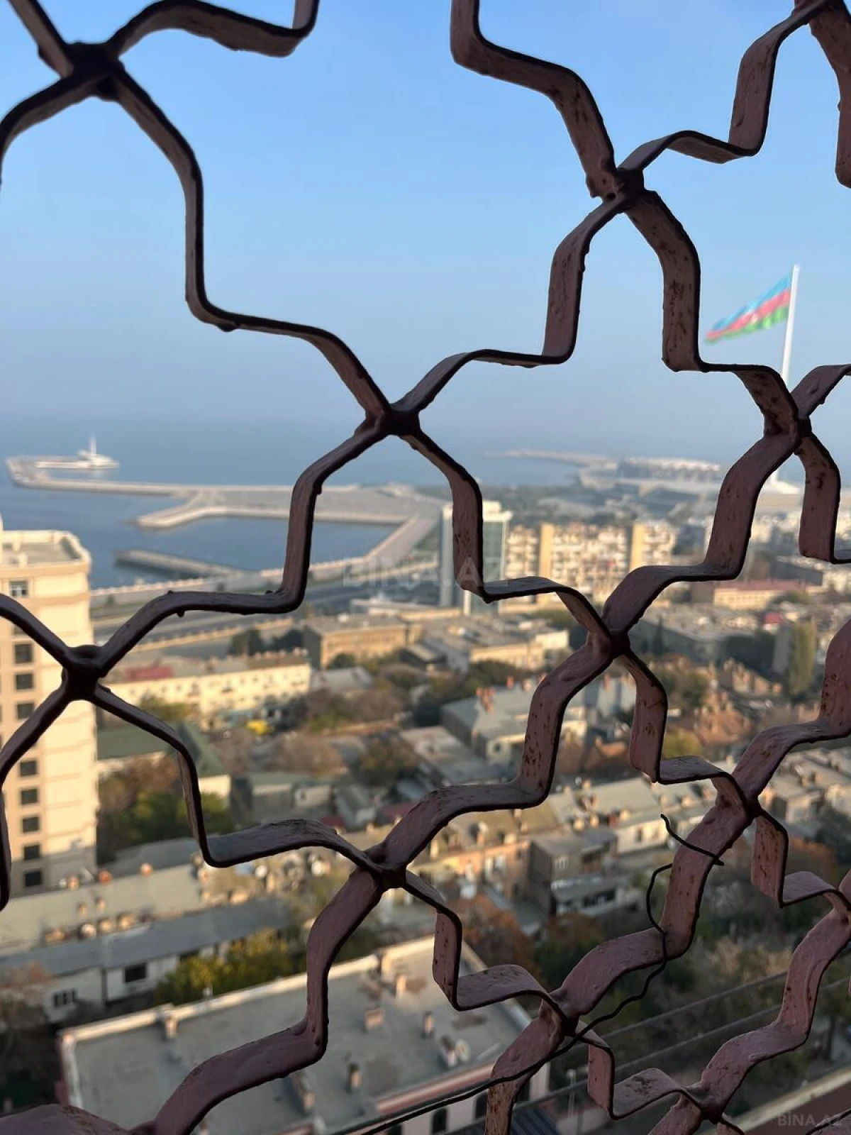 Satılır 3 otaqlı mənzil 115 m²