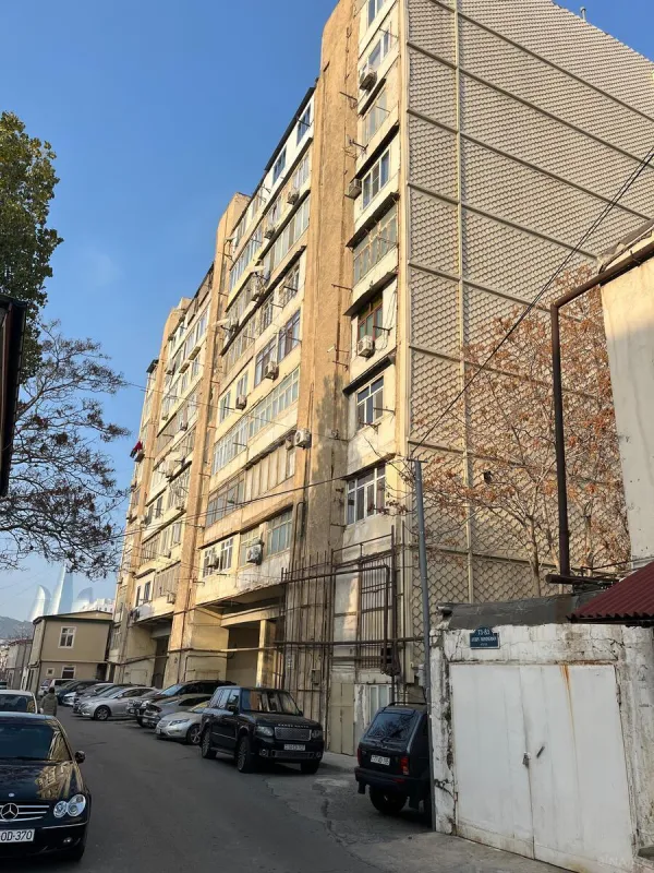 Satılır 3 otaqlı mənzil 115 m²