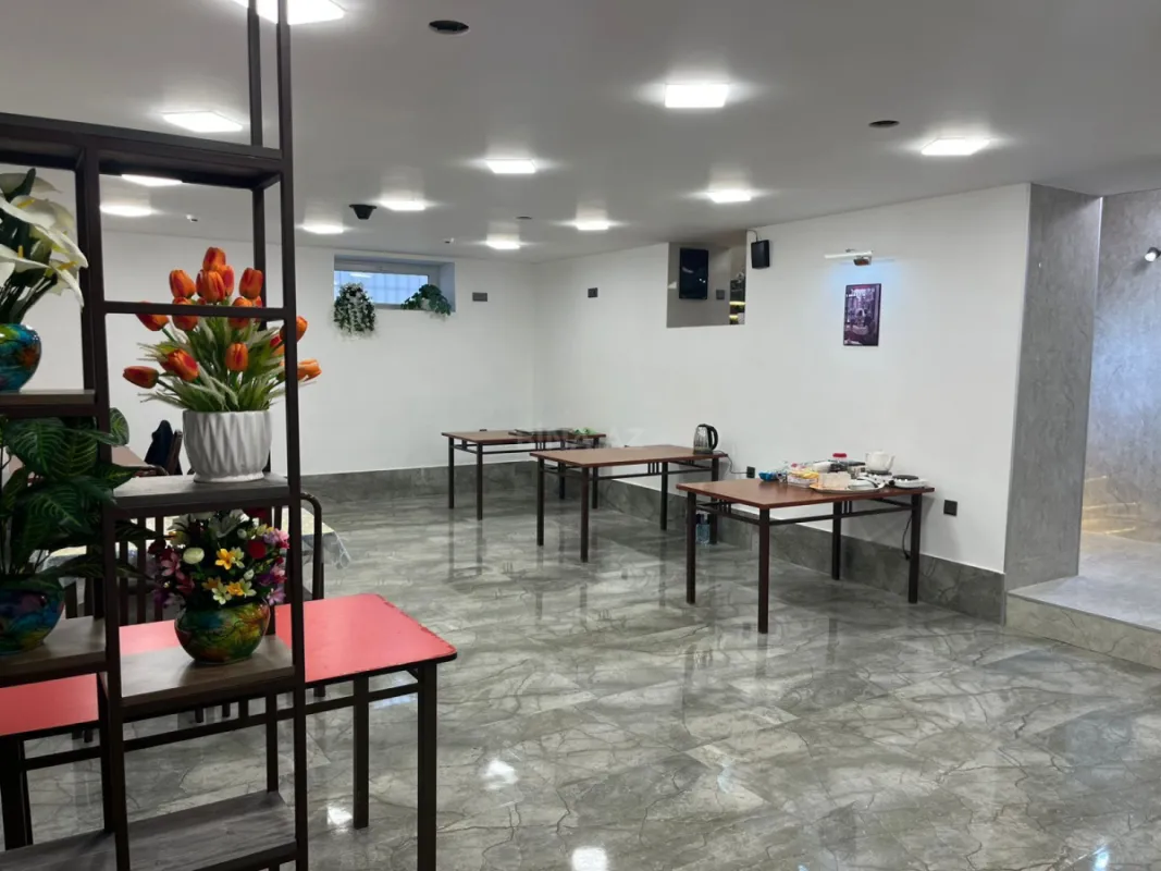 Kirayə verilir obyekt 140 m²