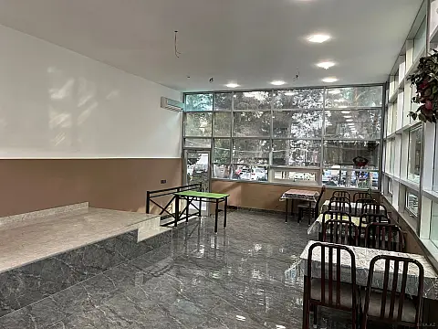 Kirayə verilir obyekt 140 m²