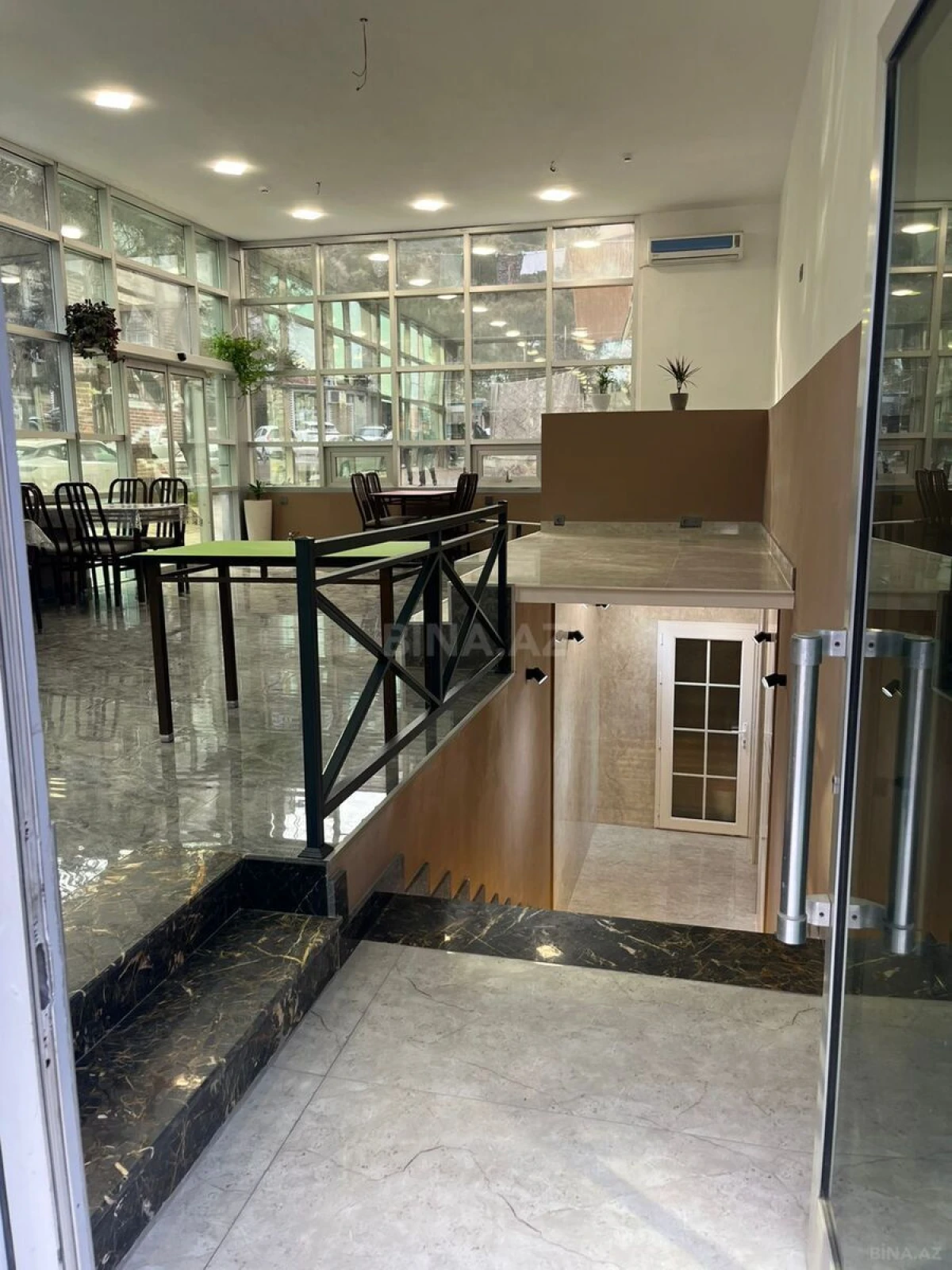 Kirayə verilir obyekt 140 m²