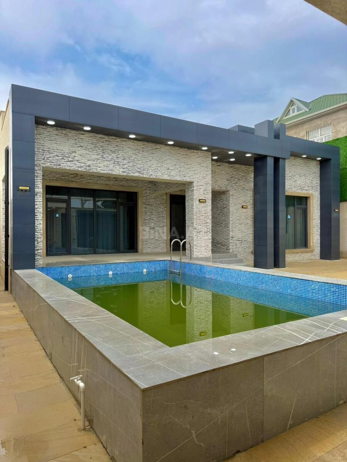 Satılır 4 otaqlı həyət evi 170 m²